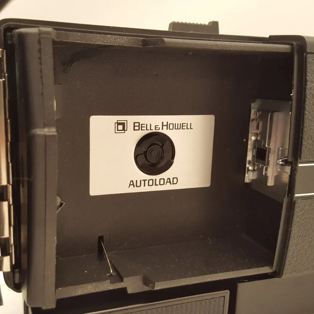 BELL & HOWELL 2230 microstar z XL Movie Camera w/ Kodachrome 40 Type A Cart